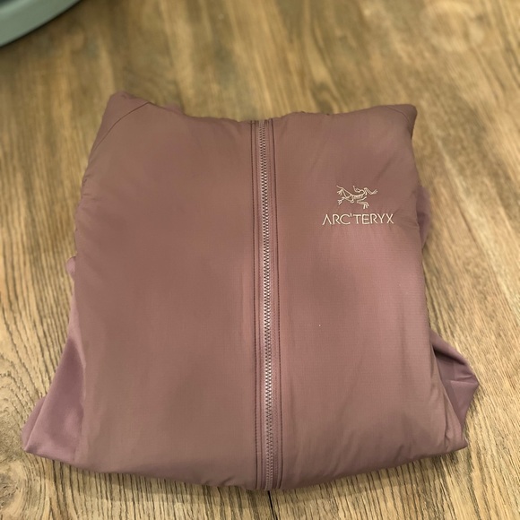 Arc'teryx Dusty Rose Hooded Jacket - Picture 3 of 5